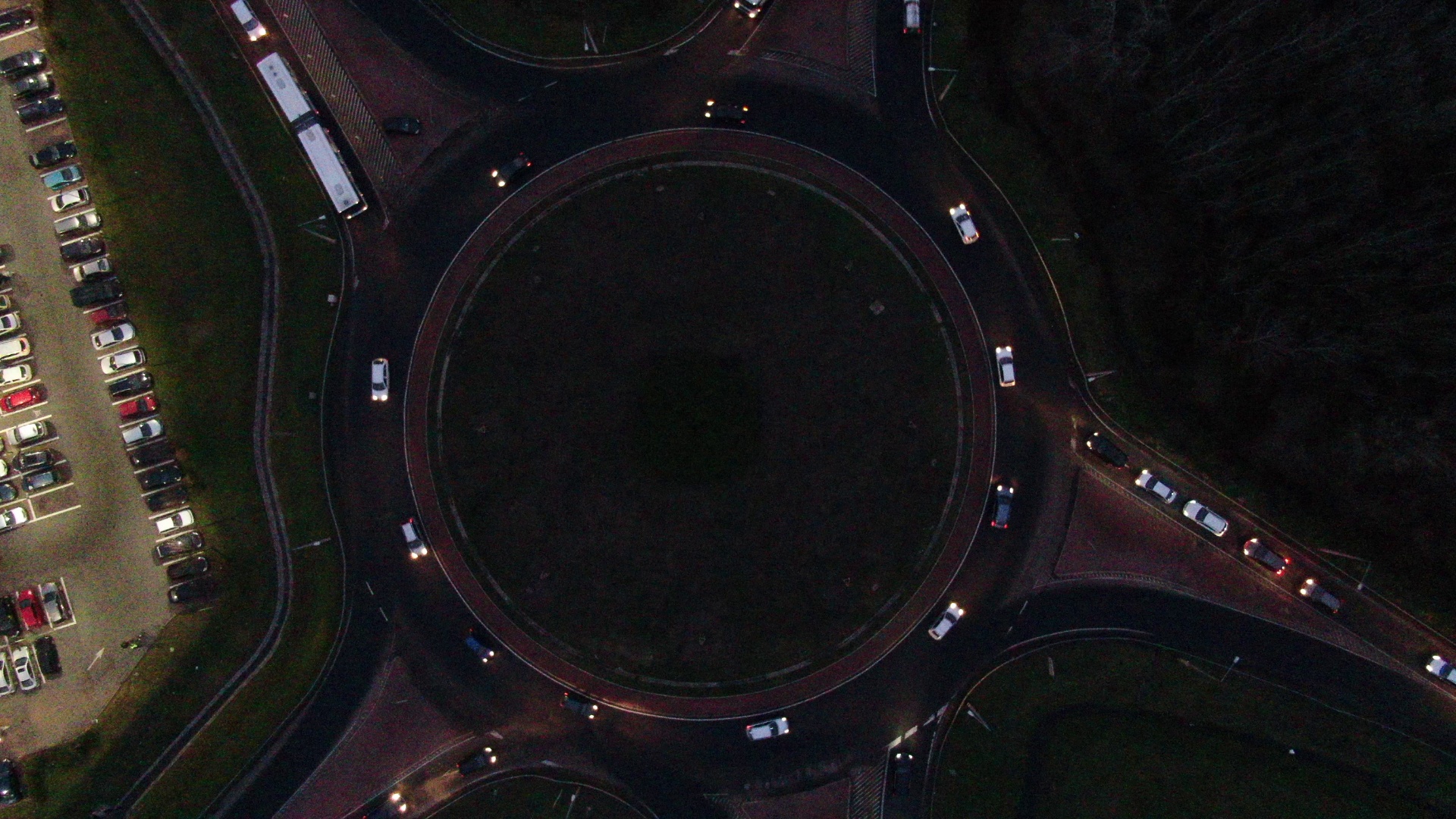 Mavic2 Zoom forgalom számlálás pirkadatkor Mavic2 Zoom forgalom számlálás pirkadatkor